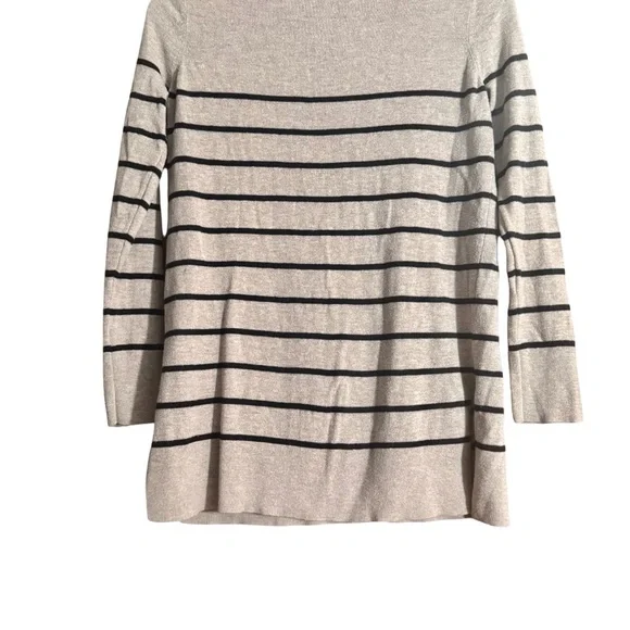 Old Navy Beige and Black Striped V-Neck Sweater - Picture 4 of 4